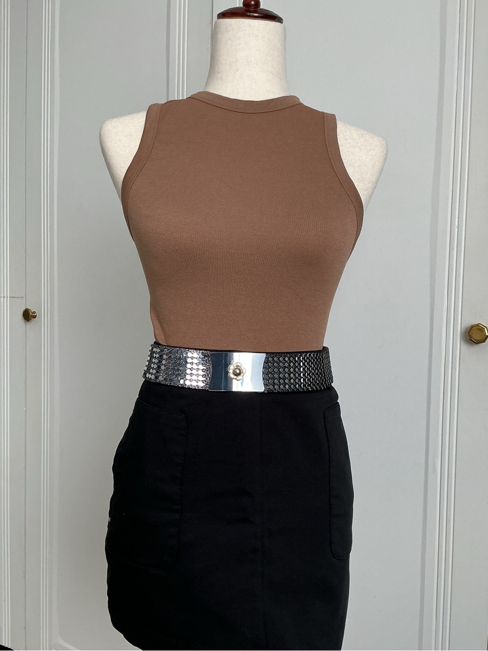 Vintage 1980s Belt silver fish scale stretch with metallic flower buckle  EUC